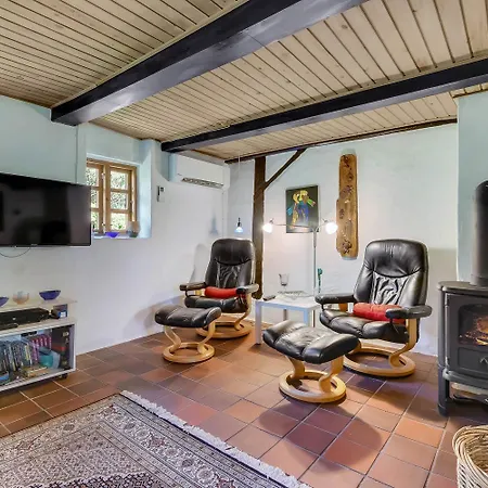 Cozy Thatched House For 4 With New Terrace Sj365 *