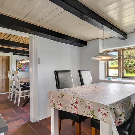 Cozy Thatched House For 4 With New Terrace Sj365 Harboør