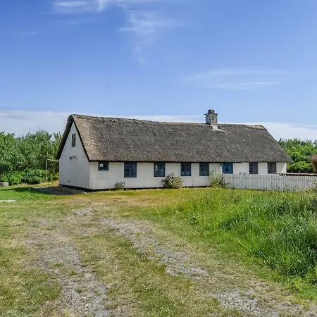 Cozy Thatched House For 4 With New Terrace Sj365 *
