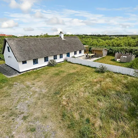 Cozy Thatched House For 4 With New Terrace Sj365 * Harboør