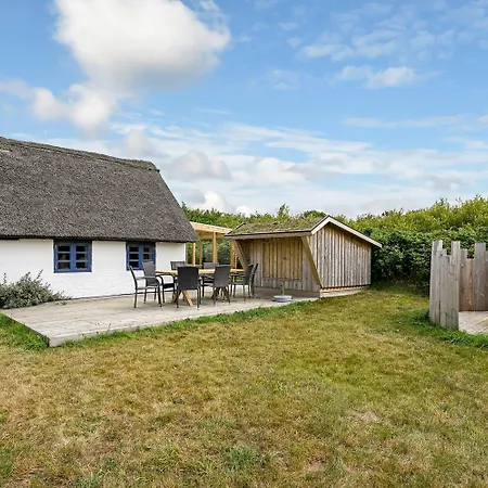 Cozy Thatched House For 4 With New Terrace Sj365 Harboør
