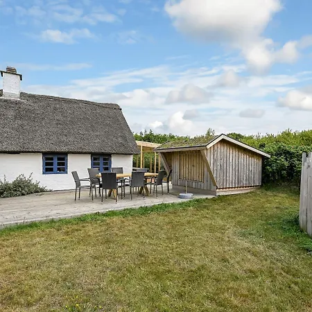 Casa de Férias Cozy Thatched House For 4 With New Terrace Sj365